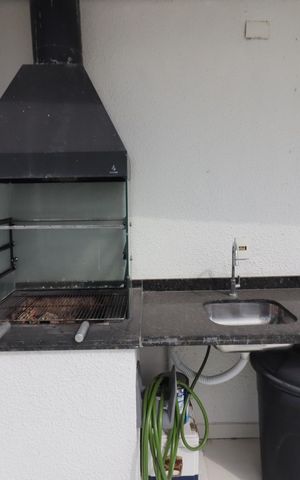 Apartamento para alugar com 110m², 2 quartos e 2 vagasVaranda
