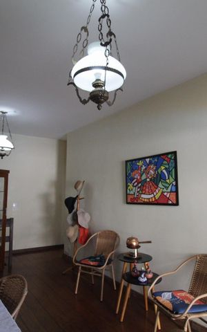 Casa à venda com 1400m², 4 quartos e 5 vagasSala