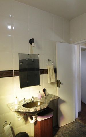 Casa à venda com 1400m², 4 quartos e 5 vagasBanheiro Social 