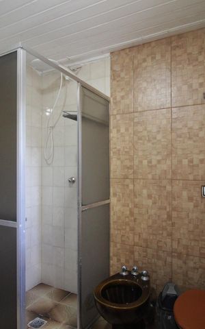 Casa à venda com 1400m², 4 quartos e 5 vagasBanheiro social