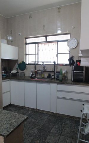 Casa à venda com 1400m², 4 quartos e 5 vagasCozinha