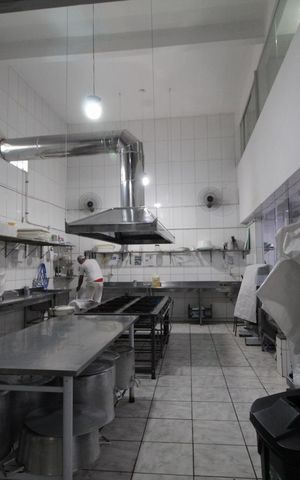 Casa à venda com 1400m², 4 quartos e 5 vagasÁrea comum