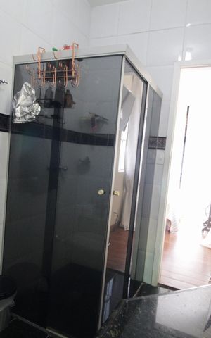 Casa à venda com 1400m², 4 quartos e 5 vagasBanheiro social