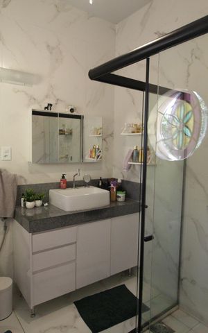 Casa à venda com 1400m², 4 quartos e 5 vagasBanheiro da Suíte