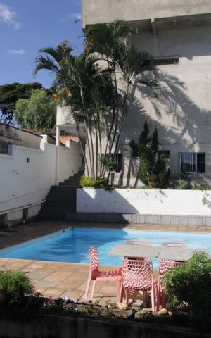 Casa à venda com 1400m², 4 quartos e 5 vagasÁrea comum - Piscina
