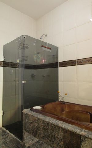 Casa à venda com 1400m², 4 quartos e 5 vagasBanheiro Social 