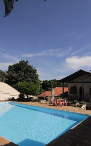 Casa à venda com 1400m², 4 quartos e 5 vagasÁrea comum - Piscina