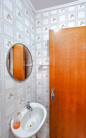 Casa à venda com 456m², 4 quartos e 4 vagasBanheiro de serviço