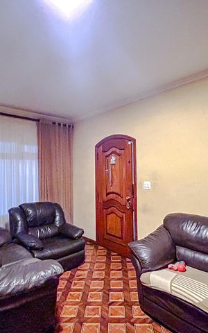 Casa à venda com 456m², 4 quartos e 4 vagasSala