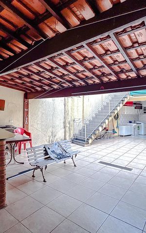 Casa à venda com 456m², 4 quartos e 4 vagasÁrea externa