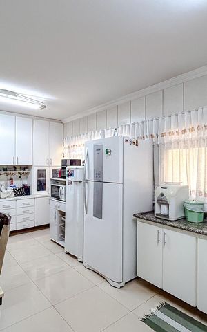 Casa à venda com 456m², 4 quartos e 4 vagasCozinha
