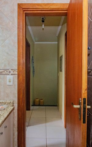 Casa à venda com 192m², 3 quartos e 2 vagas Casa à venda com 192m², 3 quartos e 2 vagasBanheiro Social