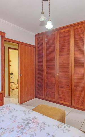 Casa à venda com 192m², 3 quartos e 2 vagas Casa à venda com 192m², 3 quartos e 2 vagasSuíte