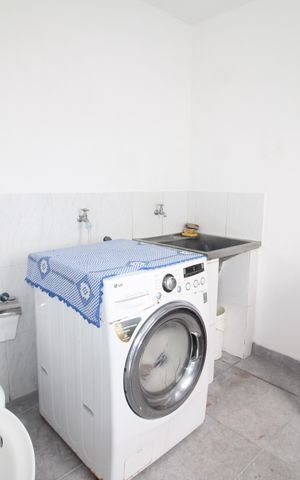 Casa à venda com 210m², 3 quartos e 4 vagasÁrea de Serviço / Área Comum