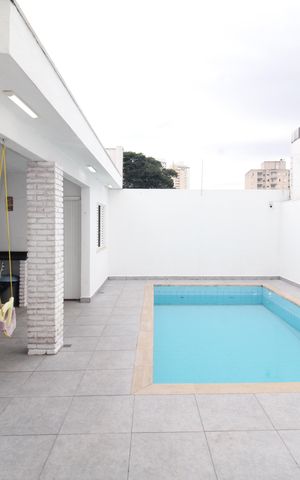 Casa à venda com 210m², 3 quartos e 4 vagasÁrea de Serviço / Área Comum