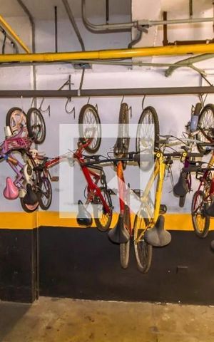 Apartamento à venda com 80m², 3 quartos e 2 vagas Apartamento à venda com 80m², 3 quartos e 2 vagasBicicletário