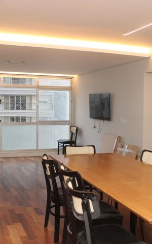 Apartamento à venda com 140m², 2 quartos e 2 vagasSala