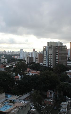 Apartamento à venda com 140m², 2 quartos e 2 vagasVista da Suíte 1