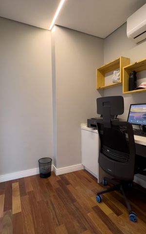 Apartamento à venda com 140m², 2 quartos e 2 vagas Apartamento à venda com 140m², 2 quartos e 2 vagasEscritório