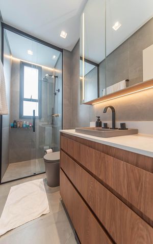 Apartamento à venda com 90m², 2 quartos e 2 vagas Apartamento à venda com 90m², 2 quartos e 2 vagasBanheiro da Suíte 2