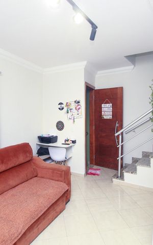 Casa à venda com 72m², 2 quartos e 1 vaga Casa à venda com 72m², 2 quartos e 1 vagaSala