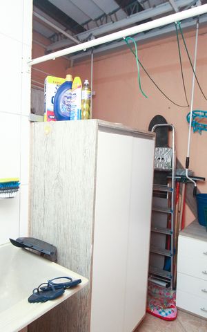 Casa à venda com 72m², 2 quartos e 1 vaga Casa à venda com 72m², 2 quartos e 1 vagaÁrea de Serviço