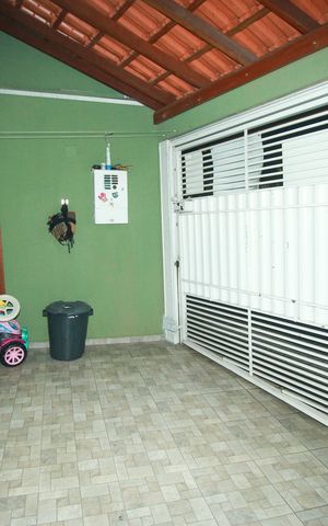 Casa à venda com 72m², 2 quartos e 1 vaga Casa à venda com 72m², 2 quartos e 1 vagaChurrasqueira/Garagem