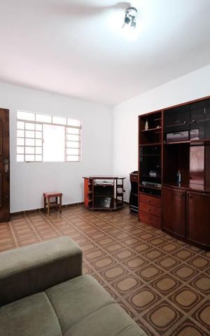 Casa à venda com 201m², 2 quartos e 3 vagasSala