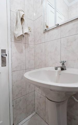 Casa à venda com 201m², 2 quartos e 3 vagasBanheiro