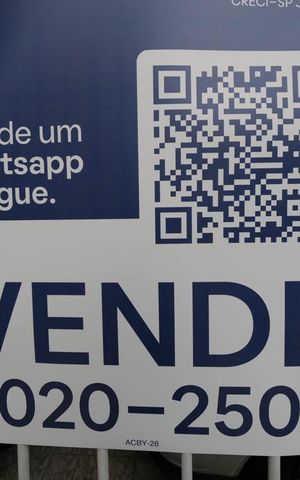 Casa à venda com 201m², 2 quartos e 3 vagasFachada