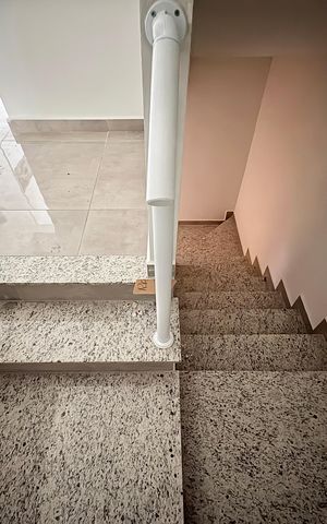Casa à venda com 135m², 2 quartos e 3 vagasEscada