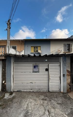 Casa para alugar com 70m², 2 quartos e sem vaga Casa para alugar com 70m², 2 quartos e sem vagaFachada