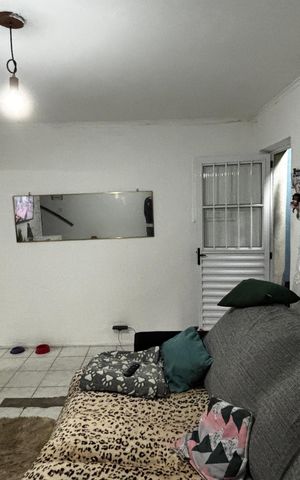 Casa para alugar com 70m², 2 quartos e sem vaga Casa para alugar com 70m², 2 quartos e sem vagaSala