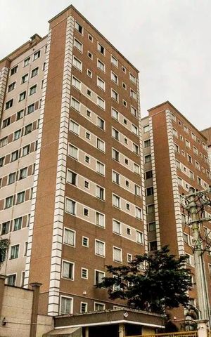 Apartamento à venda com 44m², 2 quartos e 1 vaga Apartamento à venda com 44m², 2 quartos e 1 vagaFachada do Prédio