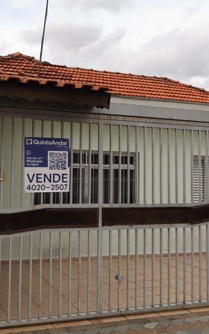 Casa à venda com 160m², 4 quartos e 3 vagasFachada 