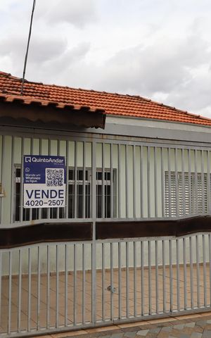 Casa à venda com 160m², 4 quartos e 3 vagasFachada 