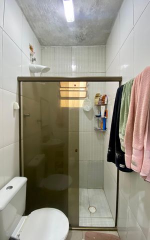 Casa à venda com 60m², 2 quartos e 1 vaga Casa à venda com 60m², 2 quartos e 1 vagaBanheiro