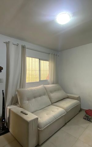 Casa à venda com 60m², 2 quartos e 1 vaga Casa à venda com 60m², 2 quartos e 1 vagaSala