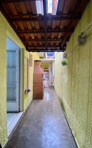 Casa à venda com 60m², 2 quartos e 1 vaga Casa à venda com 60m², 2 quartos e 1 vagaQuintal