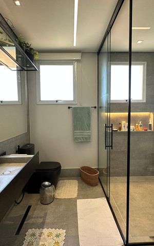 Apartamento à venda com 284m², 3 quartos e 5 vagas Apartamento à venda com 284m², 3 quartos e 5 vagasBanheiro da Suíte 1