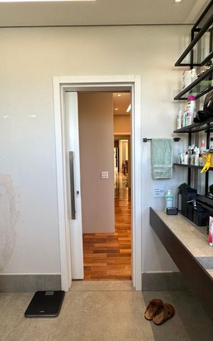 Apartamento à venda com 284m², 3 quartos e 5 vagas Apartamento à venda com 284m², 3 quartos e 5 vagasBanheiro da Suíte 1
