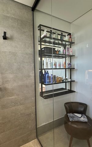 Apartamento à venda com 284m², 3 quartos e 5 vagas Apartamento à venda com 284m², 3 quartos e 5 vagasBanheiro da Suíte 1