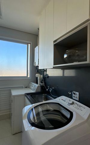 Apartamento à venda com 284m², 3 quartos e 5 vagas Apartamento à venda com 284m², 3 quartos e 5 vagasÁrea de Serviço