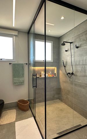 Apartamento à venda com 284m², 3 quartos e 5 vagas Apartamento à venda com 284m², 3 quartos e 5 vagasBanheiro da Suíte 1