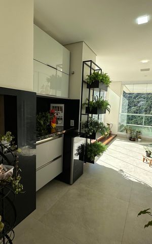 Apartamento à venda com 284m², 3 quartos e 5 vagas Apartamento à venda com 284m², 3 quartos e 5 vagasChurrasqueira