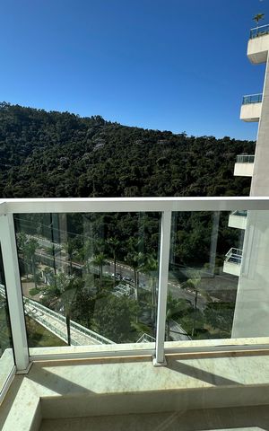 Apartamento à venda com 284m², 3 quartos e 5 vagas Apartamento à venda com 284m², 3 quartos e 5 vagasVaranda