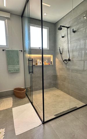 Apartamento à venda com 284m², 3 quartos e 5 vagas Apartamento à venda com 284m², 3 quartos e 5 vagasBanheiro da Suíte 1