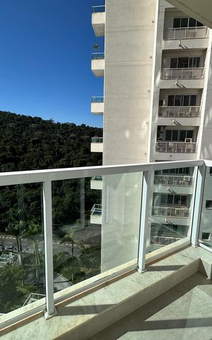 Apartamento à venda com 284m², 3 quartos e 5 vagas Apartamento à venda com 284m², 3 quartos e 5 vagasVaranda