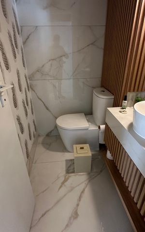 Apartamento à venda com 284m², 3 quartos e 5 vagas Apartamento à venda com 284m², 3 quartos e 5 vagasLavabo