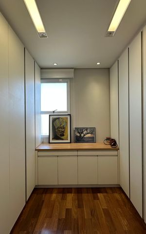 Apartamento à venda com 284m², 3 quartos e 5 vagas Apartamento à venda com 284m², 3 quartos e 5 vagasRoupeiro